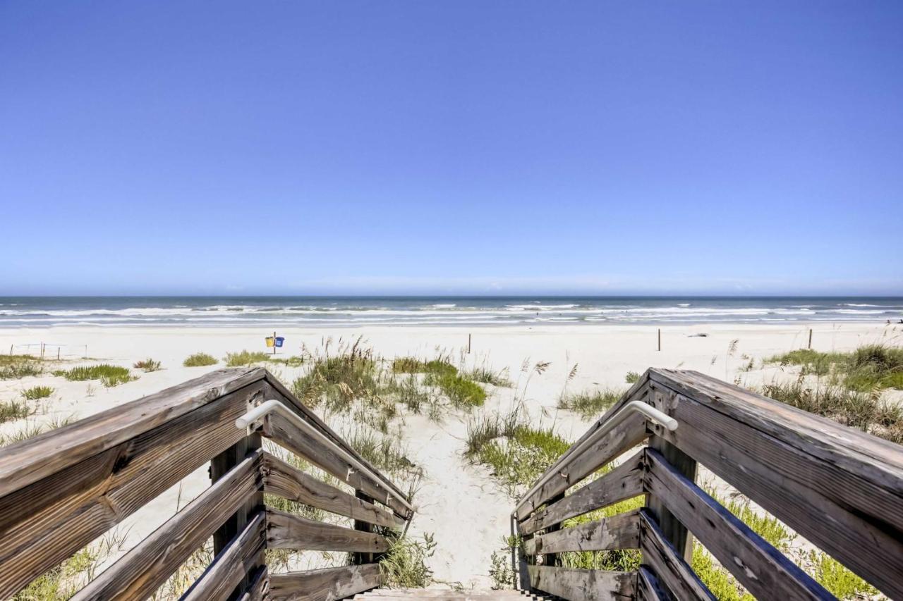 New Smyrna Beach Abode With Fire Pit, Walk To Beach! Kültér fotó