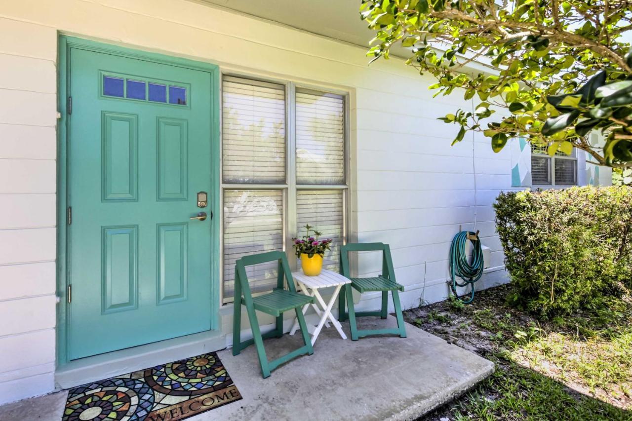 New Smyrna Beach Abode With Fire Pit, Walk To Beach! Kültér fotó