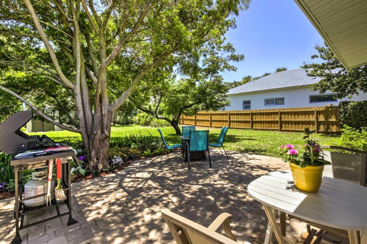 New Smyrna Beach Abode With Fire Pit, Walk To Beach! Villa Kültér fotó