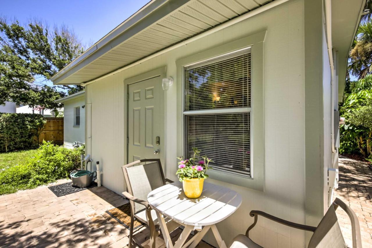 New Smyrna Beach Abode With Fire Pit, Walk To Beach! Kültér fotó