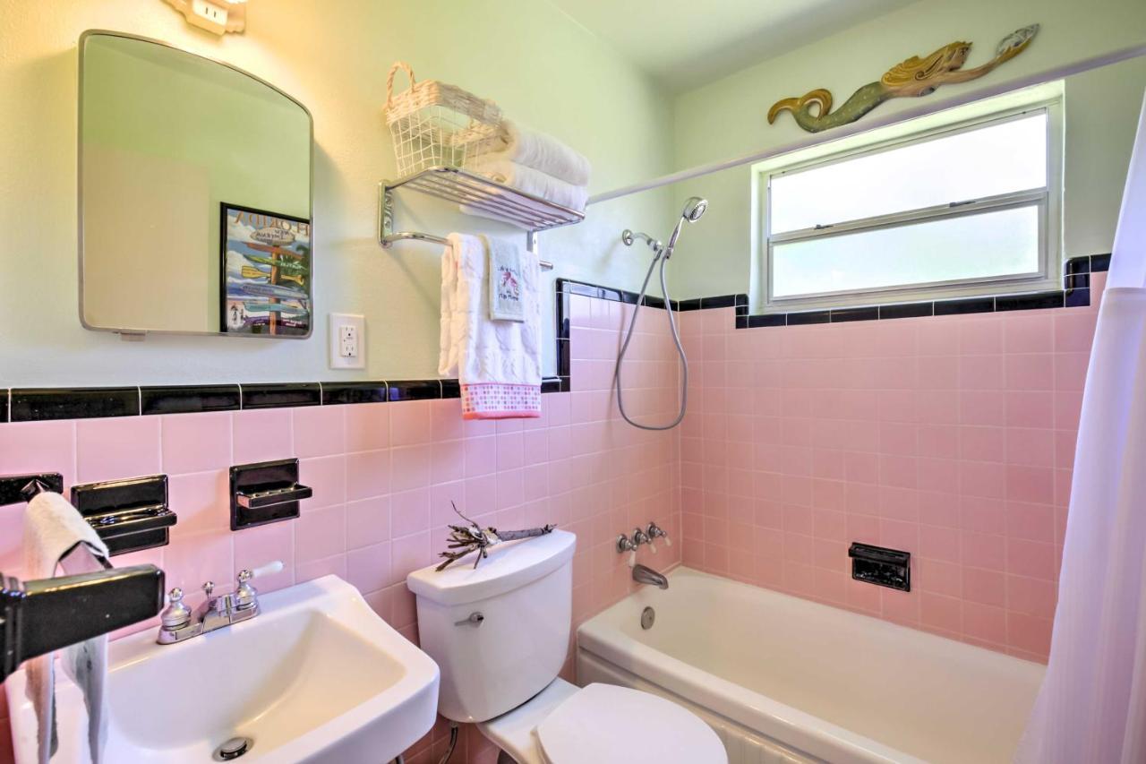 New Smyrna Beach Abode With Fire Pit, Walk To Beach! Kültér fotó