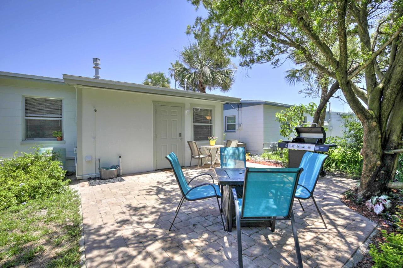 New Smyrna Beach Abode With Fire Pit, Walk To Beach! Kültér fotó